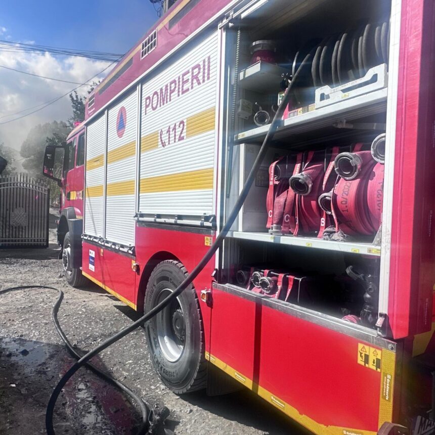 Flăcări în garajul din Constanța: intervenție rapidă a pompierilor cu echipaje multiple 1 incendiu la un garaj din constanta pompierii intervin cu mai multe autospeciale 68fb5baf4003a