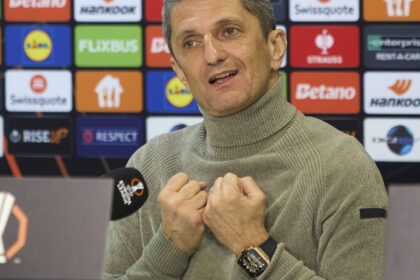 live text razvan lucescu primul meci dupa ce a devenit lider in grecia arunca artileria grea in lille paok salonic in europa league de la 2200 68fa0b65774f4
