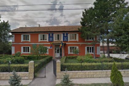 locuitorii din satul dropia se plang de lipsa iluminatului stradal cum raspunde primarul gheorghe grosu 690341a0de8e3