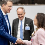 Colaborare strânsă: Ministrul Apărării își reafirmă aprecierea pentru implicarea Spaniei în Grupul de Luptă NATO din România 3 ministrul apararii discutii cu omologul spaniol mosteanu apreciaza participarea activa a spaniei la grupul de lupta nato in romania 68efc2bc0a9c2
