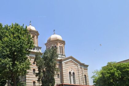 moastele mai multor sfinti au fost aduse la catedrala arhiepiscopala sfintii apostoli petru si pavel din constanta 68f91eafc7fb2