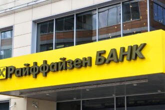 moscova vrea sa mentina o punte financiara esentiala spre occident raiffeisen nu si poate vinde o participatie la divizia din rusia 68dd4f2d9cbd6