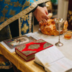 Comorile toamnei 2025: Alimentele oferite în Sâmbăta Morților. Sfaturile preotului pentru fiecare pachet de pomană 9 mosii de toamna 2025 ce alimente se impart in sambata mortilor recomandarea preotului pentru fiecare pachet oferit de pomana 69044e0abc32a