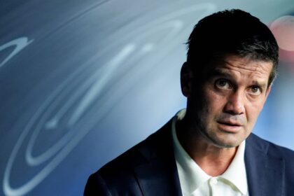 „Un moment neașteptat: reacția surprinzătoare a jucătorului de la Inter la întrebarea despre Chivu” 2 nu pot sa spun la televizor intrebarea despre chivu l a luat prin surprindere pe jucatorul lui inter 69031f492a110