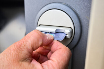 o banca dispare din romania ce se intampla cu clientii si pana cand pot fi folosite cardurile 68ee761d48e46