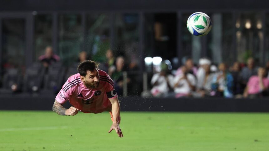 Salariul lui Lionel Messi la Inter Miami: Cât încasează cei șase jucători români din MLS 1 oficial ce salariu are lionel messi la inter miami cat castiga cei 6 fotbalisti romani din mls 690477cd97e3b