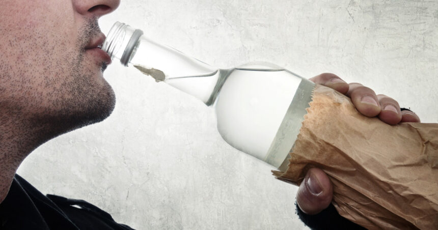 OMS solicită măsuri stricte împotriva alcoolului, în contextul creșterii alarmante a cazurilor de cancer asociate consumului acestuia. 1 oms cere politici dure anti alcool dupa ce numarul cazurilor de cancer in urma consumului a crescut ingrijorator 68ee91553a8a4