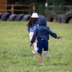 Zile libere PLĂTITE pentru părinți în cazul închiderii școlilor și grădinițelor! Descoperă detalii esențiale! 2 parintii isi pot lua zile libere platite cand se inchid scolile gradinitele sau cresele vezi aici conditiile 68f0aff7f064c