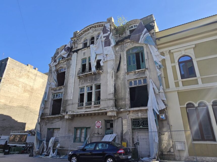 Transformarea unei comori arhitecturale din Zona Peninsulară: clădirea fostului primar, acum disponibilă pentru cumpărare! 1 pasi concreti pentru reabilitarea unei bijuterii arhitecturale din zona peninsulara casa in care a locuit un fost primar este si scoasa la vanzare 68fa0a15b02b4
