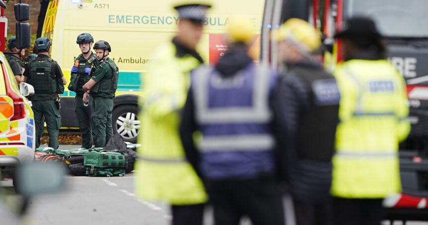 Atac violent lângă o sinagogă în Manchester: Patru răniți, suspectul neutralizat de autorități. 1 patru oameni au fost raniti intr un atac langa o sinagoga din manchester suspectul a fost impuscat de politie 68de5dcfc7f6e