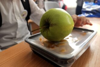 peste 17 000 de elevi din judetul constanta beneficiaza de masa calda 68fcad1d5b4f7