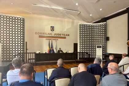 prefectura constanta a activat centrul judetean de coordonare a interventiei cod portocaliu de vant puternic pe litoral 68dd2c7eb2812