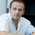 Președintele Colegiului Medicilor Buzău: Specialiștii se retrag din gărzi din cauza presiunilor online, a stresului și a remunerației insuficiente 3 presedintele colegiului medicilor buzau medicii nu mai vor sa faca garzi din cauza criticilor din online stresului si platii proaste 69026c649c8c5