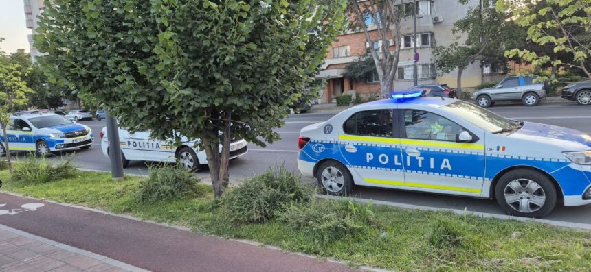 Șofer fără permis, reținut de polițiștii constănțeni pentru acuzații de falsificare! 1 presupus sofer incatusat de politistii din constanta dupa ce a condus fara permis acuzatii de fals intelectual 68ef6216a0422