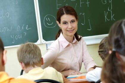 Întâlnire cu viitorul: cariera didactică deschisă prin sprijinul fondurilor europene 6 prima de cariera didactica deblocata cu sprijinul fondurilor europene 69026e38f1cae