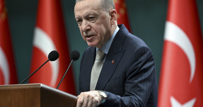 Recep Erdogan își valorifică avantajul absenței întâlnirii de la Budapesta: „Suntem pregătiți oricând pentru o întâlnire între Trump și Putin” 1 recep erdogan profita de faptul ca intalnirea de la budapesta s a anulat suntem gata in orice moment pentru un summit trump putin 68fccaf8b4ba2