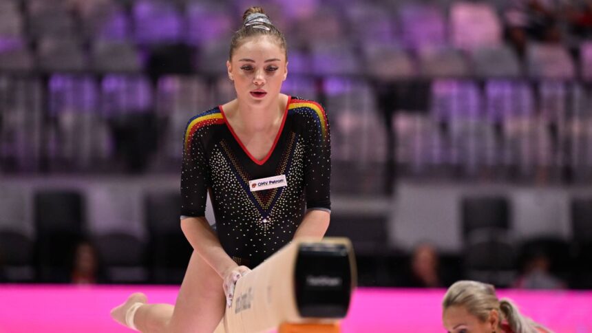 România, fără podium la gimnastică la Campionatul Mondial din Indonezia! Performanțele lui Sabrina Voinea și Denisa Golgotă la sol 1 romania fara medalie la gimnastica la cm din indonezia ce au facut sabrina voinea si denisa golgota la sol 68fcaadecc402