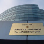 Șapte magistrați solicită retragerea din activitate prin pensionare! Descoperă identitatea lor și instanțele în care activează. Decizia se va lua mâine! 2 sapte judecatori cer eliberarea din functie prin pensionare iata cine sunt si la ce instante activeaza totul se decide maine 68efee9e21eaf