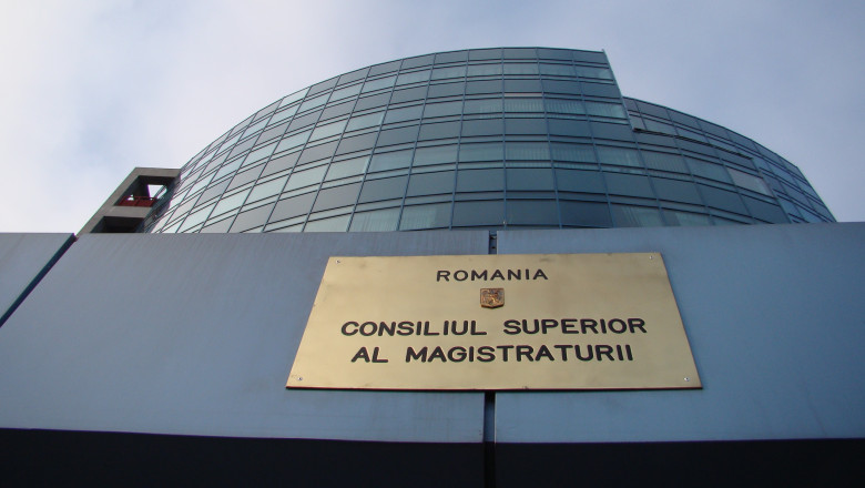Șapte magistrați solicită retragerea din activitate prin pensionare! Descoperă identitatea lor și instanțele în care activează. Decizia se va lua mâine! 1 sapte judecatori cer eliberarea din functie prin pensionare iata cine sunt si la ce instante activeaza totul se decide maine 68efee9e21eaf