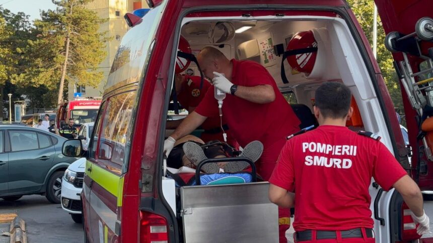 Atac violent într-un bar din Tomis Nord! Suspecții care au rănit grav trei persoane refuză să fie reținuți 1 tentativa la omor intr un bar din tomis nord agresorii care au injunghiat trei persoane nu vor sa stea in arest 6902c32b0aa85