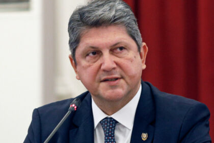 titus corlatean a avut o discutie cu sorin grindeanu dupa ce a iesit din cursa pentru sefia psd 68ef98729d12c