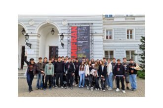 trupa amphitheatre a liceului teoretic ovidius din constanta la festivalul international de teatru tanar francofon amifran 2025 6903a017ae7a4