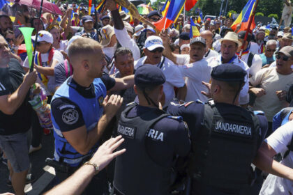 un avocat din bucuresti a fost trimis in judecata dupa ce a lovit un jandarm la un protest al sustinatorilor lui calin georgescu 68f7b9b231d4d