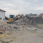 Constănțeanul în impas: demolarea unei achiziții fără aprobată oficială 3 un constantean trebuie sa demoleze o constructie pe care a cumparat o dar pentru care nu are autorizatie 6902c6bf4f00d