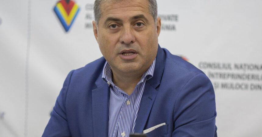 Antreprenorii în criză din cauza creșterii TVA-ului. Florin Jianu, liderul IMM-urilor din România: „Salariul minim va crește, iar concedierile vor urma!” 1 video antreprenorii puternic afectati de majorarea tva liderul imm romania florin jianu creste salariul minim vin concedieri 68f8f6368757a