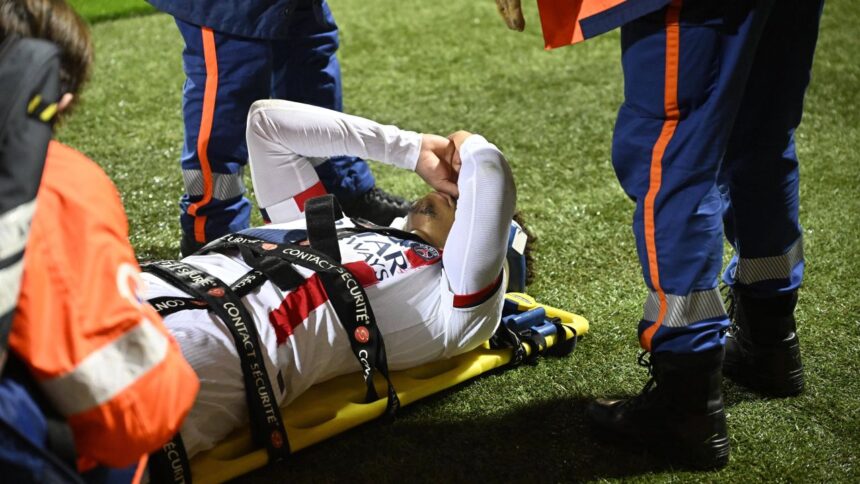 Probleme pentru starul în ascensiune de la PSG: „Va lipsi câteva săptămâni” 1 video exclusiv necaz cu fotbalistul revelatie de la psg va fi indisponibil cateva saptamani 69038ff84e5ec