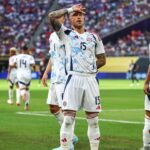 Spectacol de neuitat în preliminariile CM! Un jucător din Superligă a asistat la execuția de excepție a colegului său de generație. 2 video gol magnific din bicycle kick in preliminariile cm un fotbalist din superliga martor la bijuteria colegului de la nationala 68ee18db2ee85