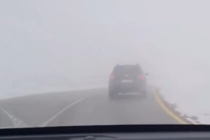 video inca un sector din transalpina se inchide din cauza ninsorilor si a viscolului anuntul cnair 68f0df67180d4