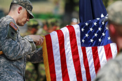 video nu am reusit sa ii tinem aici dar ei ne au luat fetele ingrijorare la vestea plecarii americanilor din baza nato kogalniceanu 69039ab61c52e