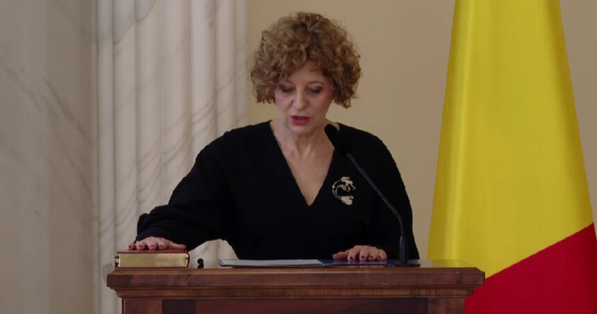 Oana Gheorghiu își asumă rolul de vicepremier în cadrul unei ceremonii concise la Palatul Cotroceni 1 video oana gheorghiu a depus juramantul in functia de vicepremier intr o scurta ceremonie la palatul cotroceni 690324264274e