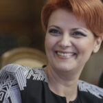 Primarul Craiovei dezvăluie: „OUG 52 bloca târgurile de Crăciun. Nu vă imaginați ce conflicte au izbucnit. Bolojan a spus: Olguța ne va distruge pe toți” 9 video primarul craiovei oug52 interzicea targurile de craciun nu vreti sa stiti ce crize au fost bolojan a zis ne omoara olguta pe toti 690374765cb03