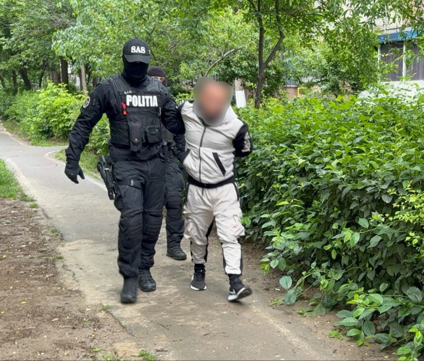 "Procurorii DIICOT dezvăluie o revelație șocantă: Un agent de poliție ar fi colaborat cu rețele de proxeneți. Zeci de percheziții în desfășurare!" 1 video procurorii diicot anunca bomba un politist ar fi sprijinit mai multi proxeneti se fac zeci de perchezitii 68de1b7f79de2