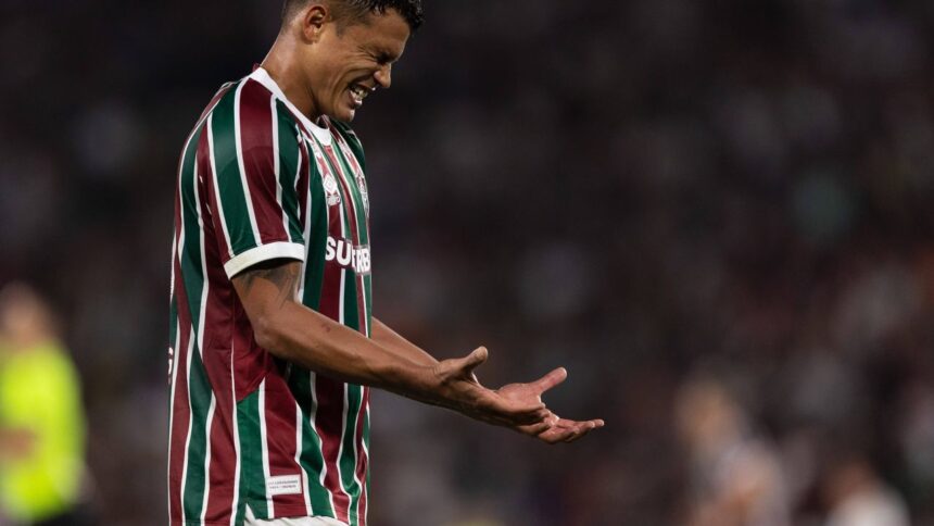 Thiago Silva, Eroul de 41 de Ani: Golul Fantastic în Ultima Clipă! 1 video thiagol silva nemuritorul thiago silva gol decisiv absolut fabulos in minutul 908 la 41 de ani 68f225e17f6d9