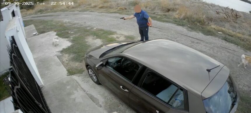 Știre de ultimă oră: Directorul unei companii renumite, amendat pentru că a tras cu un pistol cu bile într-un câine în Palazu Mare, a fost chemat la audieri! 1 video update a fost amendat barbatul care a tras cu un pistol cu bile intr un caine in palazu mare dus la audieri este directorul unei firme cunoscute 68dd2d0939454