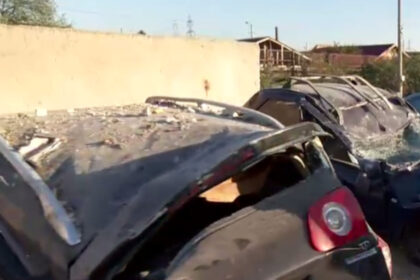 Zeci de vehicule avariate în urma exploziei din Rahova. Autoritățile din București analizează opțiuni pentru compensații. 4 video zeci de masini distruse de explozia din rahova primaria capitalei cauta solutii pentru despagubire 68fa479d389f8