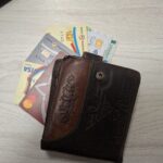 a furat un portofel si a folosit cardurile printr un ospatar in costinesti 691fcb446ef31
