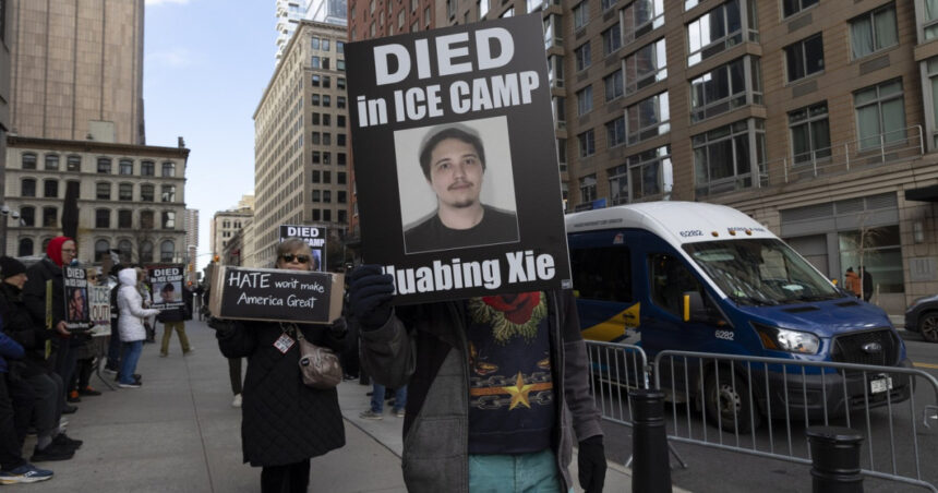 administratia trump va reinteroga refugiatii admisi sub mandatul biden peste 230 000 de persoane ar putea fi afectate 69255fa5181c1