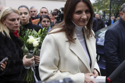 alegeri locale 2025 cine e anca alexandrescu moderatoarea tv care i a consiliat pe nastase ponta dancila si dragnea 692147a23618b