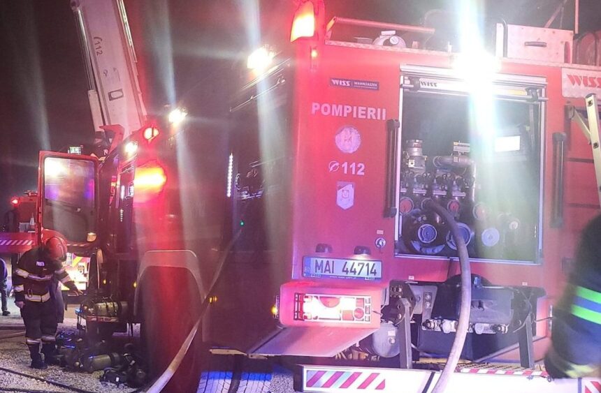 alerta in delta dunarii arde o pensiune din judetul tulcea 6918bf33cf364