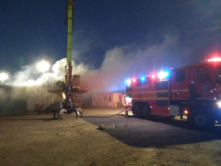 alerta in portul constanta a luat foc instalatia de incarcare a navelor din dana 80 in terminalul comvex 691ce13fe5d6e