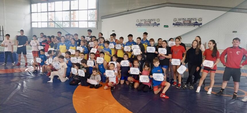 antrenament comun pentru micii luptatori cs medgidia acs calarasi si cs vointa valu lui traian s au intalnit in sala dan spataru 691a1eb8e0c44