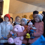 arhiepiscopia tomisului continua traditia caravanei umanitare de craciun fii bun cu sprijinul tau 3 000 de familii defavorizate vor primi daruri in prag de sarbatori 6919726d8d544