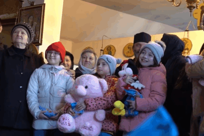 arhiepiscopia tomisului continua traditia caravanei umanitare de craciun fii bun cu sprijinul tau 3 000 de familii defavorizate vor primi daruri in prag de sarbatori 6919726d8d544