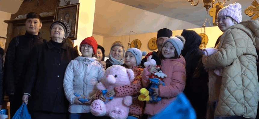 arhiepiscopia tomisului continua traditia caravanei umanitare de craciun fii bun cu sprijinul tau 3 000 de familii defavorizate vor primi daruri in prag de sarbatori 6919726d8d544