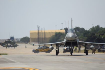 atentie au loc zboruri supersonice ale fortelor aeriene romane germane si americane de la baza 57 mihail kogalniceanu 6924958b8123c