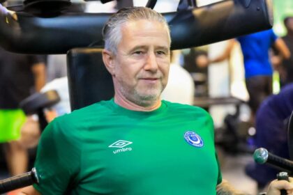 aventura africana a lui reghe banii din champions league il duc in niste destinatii exotice 6909c4c5bea3d